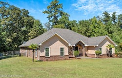 115 Village Lane, McComb, MS 39648