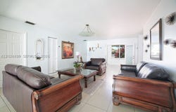 1380 71st St, Miami Beach, FL 33141