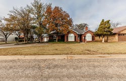 206 Collins Avenue, Sundown, TX 79372