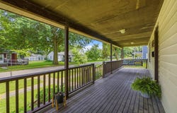 1911 S 10th St, Burlington, IA 52601