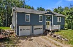 29 Merritt Drive, Orono, ME 04473