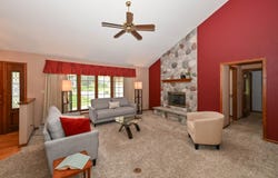 9358 S 33rd St, Franklin, WI 53132