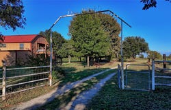 712 Front Street, Sunset, TX 76270