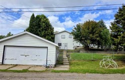 15 11th St NW, Chisholm, MN 55719