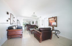 1380 71st St, Miami Beach, FL 33141