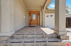 17550 Collins St, Encino, CA 91316