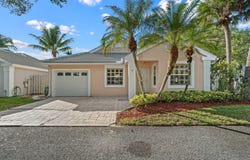 28 Governors Court, Palm Beach Gardens, FL 33418