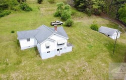 2770 Maple Acres Rd, PRINCETON, WV 24739