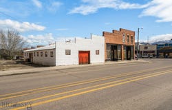 102 W 4th Avenue, Twin Bridges, MT 59754