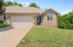 377 E Degraffenreid Street, Springfield, MO 65810