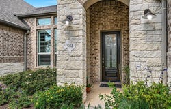 582 Peakside Cir, Dripping Springs, TX 78620