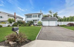 100 Middlesex Avenue, Oakdale, NY 11769