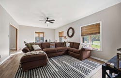 602 E Preston St, Stanwood, IA 52337