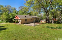 26 Woodland Avenue, Fox Lake, IL 60020
