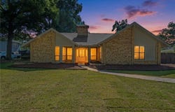 562 Vaughn Drive N, Satsuma, AL 36572