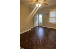 203 S 9th Street, Burlington, IA 52601