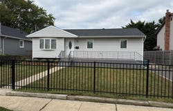 218 E Alhambra Avenue, Lindenhurst, NY 11757