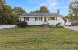 10 Clark Rd, Groveland, MA 01834