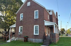 21 Dempster St, Ravena, NY 12143
