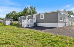 29 Lowell Road, Salem, NH 03079