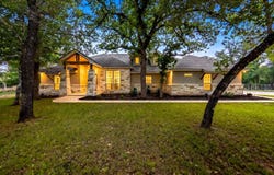 156 Crescent Ridge, Adkins, TX 78101