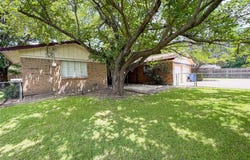 604 Cooper Street, Ennis, TX 75119