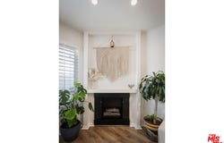 14332 Dickens St, Sherman Oaks, CA 91423