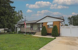 65 Victoria Drive, Northlake, IL 60164