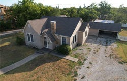 805 Howard St, Taylor, TX 76574