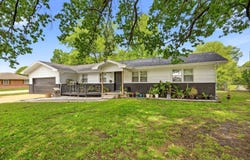 1201 W Edgewood Street, Springfield, MO 65807