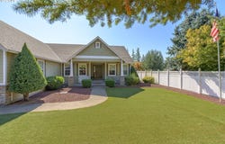 60 W TAYLOR St, Carlton, OR 97111