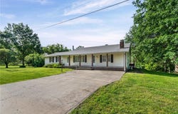 503 Hallar Avenue, Gower, MO 64454