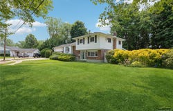 7 Ebb Court, Commack, NY 11725