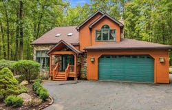 584 S Huron Circle, Hazleton, PA 18202