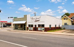 801 E Holland Avenue, Alpine, TX 79830