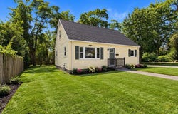 22 Myrtle Ave, Acushnet, MA 02743