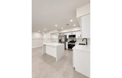 7164 W 3rd Ave, Hialeah, FL 33014