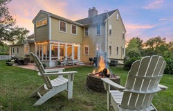 24 Chamberlain Rd, Westford, MA 01886