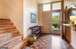2004 LODGES Lane, ORELAND, PA 19075