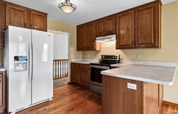 3945 SW 40th St, Topeka, KS 66610
