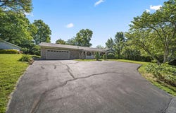 800 White Oak Drive, Springfield, OH 45504