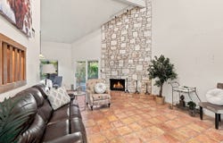 8424 Echo Creek Ln, San Antonio, TX 78240