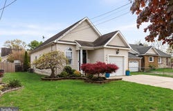 208 HOOKER STREET, RIVERSIDE, NJ 08075