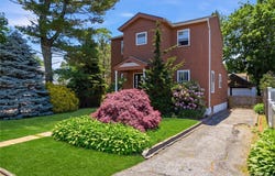 100 Elm Street, Islip, NY 11751
