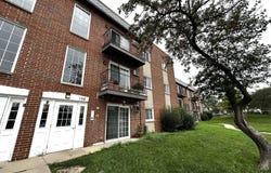 105 W Elk Trail, Carol Stream, IL 60188