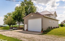 2054 350Th Avenue, Brooklyn, IA 52211