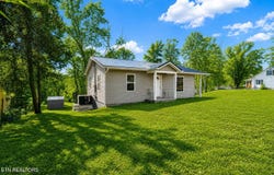 307 N Niota Rd, Englewood, TN 37329