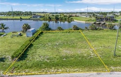 1216 NW 9th Street, Cape Coral, FL 33993