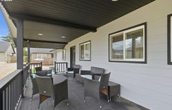 1271 ARCADIA Dr, Eugene, OR 97401