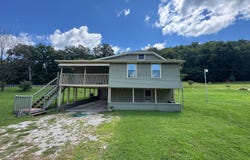 22 Cricket Ln, Cairo, WV 26337